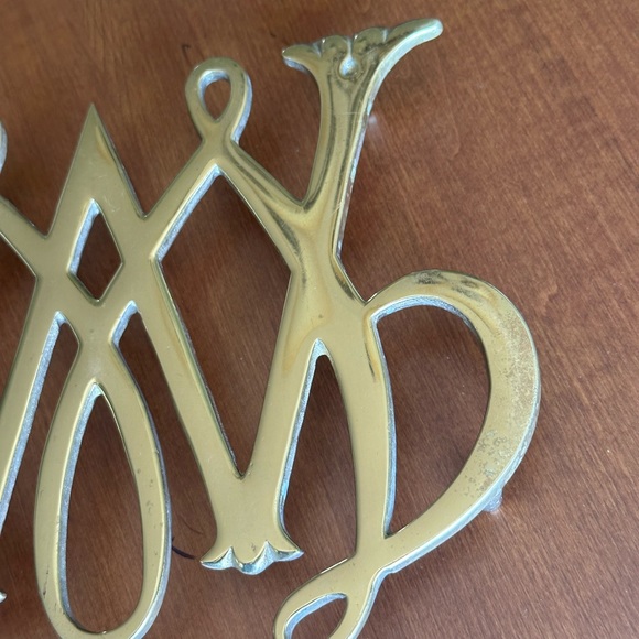 Vintage Williams & Mary Brass Trivet - Picture 9 of 9